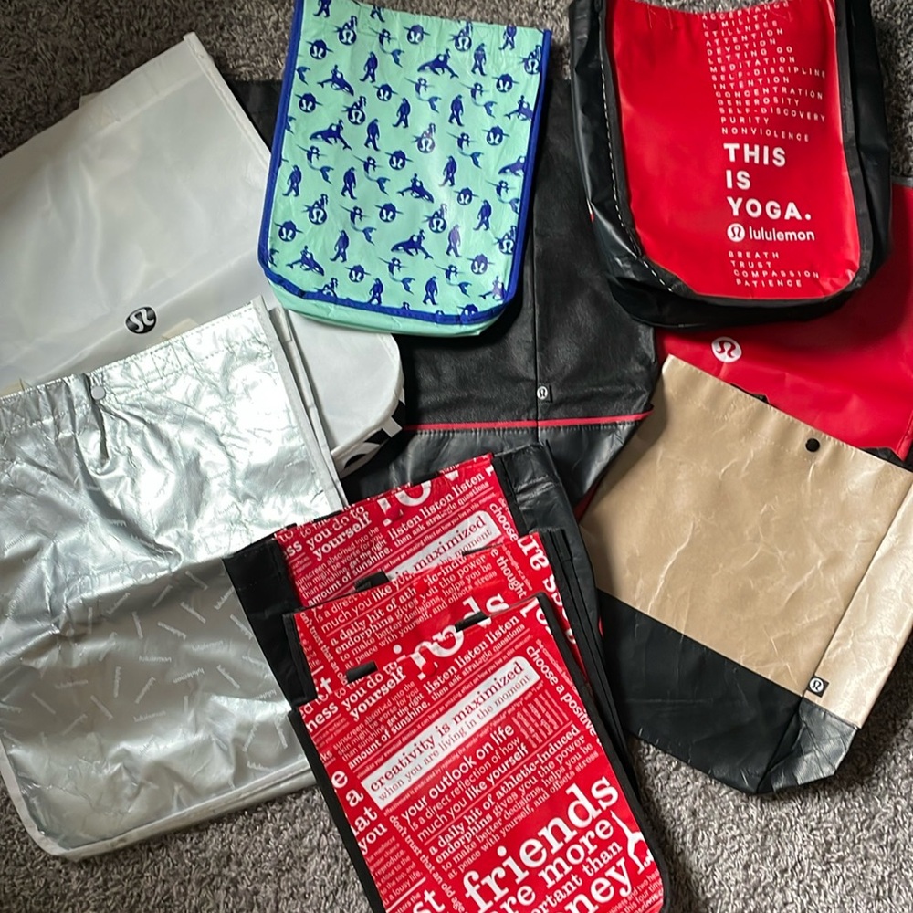 LuLuLemon Athletica Fans! set of 10   [B:grn]